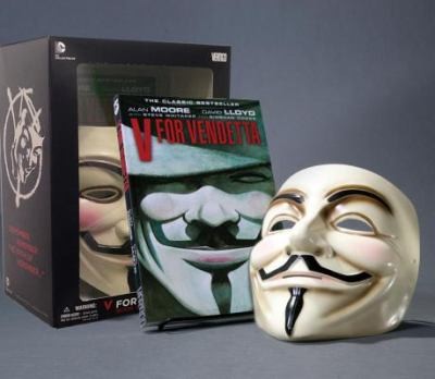 Alan Moore, David Lloyd, Lloyd, David: V For Vendetta Deluxe Collector Set (2012, Vertigo)